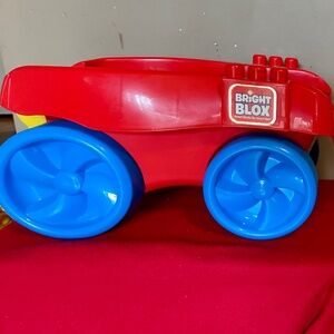 Megabloks Pull and Play Wagon